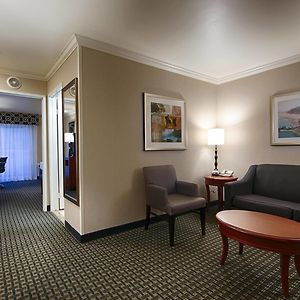 Two Room Queen Suite Sofa Bed Balcony